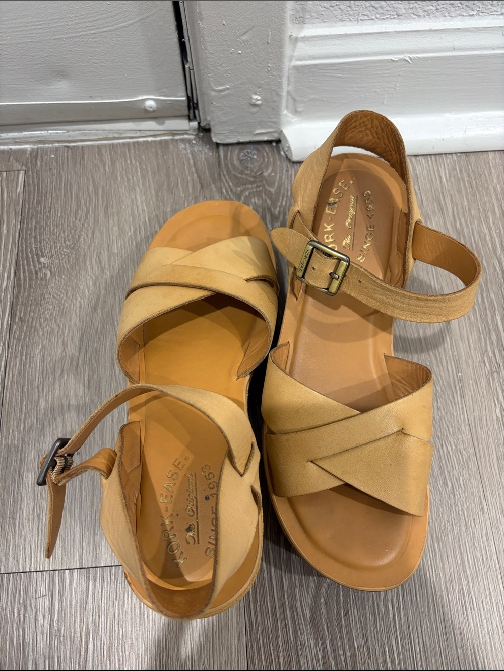 Kork-Ease Tan Crisscross Platform Wedge Sandals 8/39 leather - Picture 4 of 4